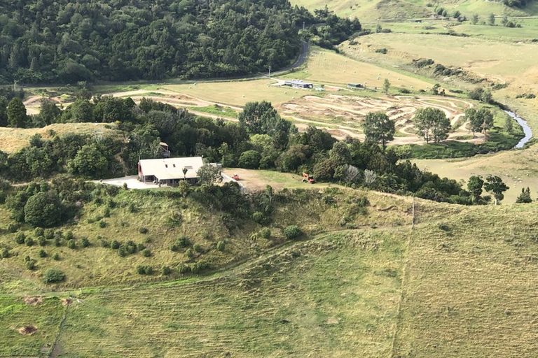 Photo of property in 70 Okoki Road, Urenui, 4375