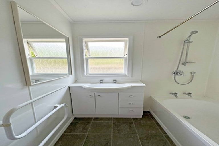 Photo of property in 24 Pulham Crescent, Queenwood, Hamilton, 3210