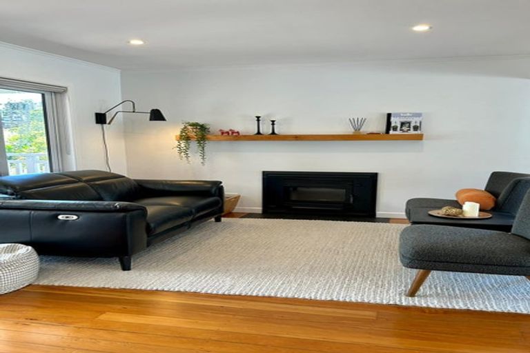 Photo of property in 6 Channel View Road, Campbells Bay, Auckland, 0630