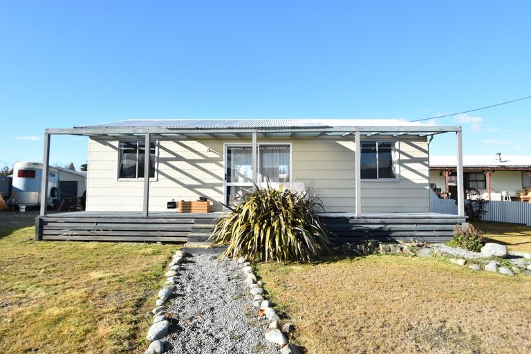 Photo of property in 18 Hunter Crescent, Twizel, 7901