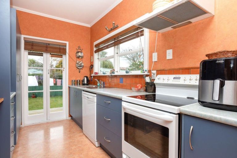 Photo of property in 50 Mcphee Street, Dannevirke, 4930