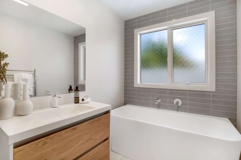 Photo of property in 6a Salisbury Avenue, Terrace End, Palmerston North, 4410