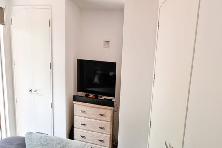 Photo of property in 2/83 Hinemoa Street, Birkenhead, Auckland, 0626