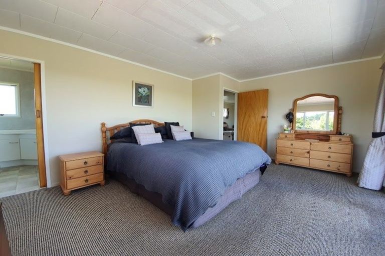 Photo of property in 18 Marohemo Road, Maungaturoto, 0583