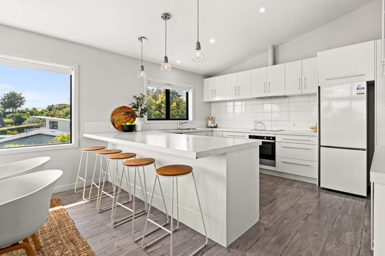 Photo of property in 9 Busby Hill, Havelock North, 4130