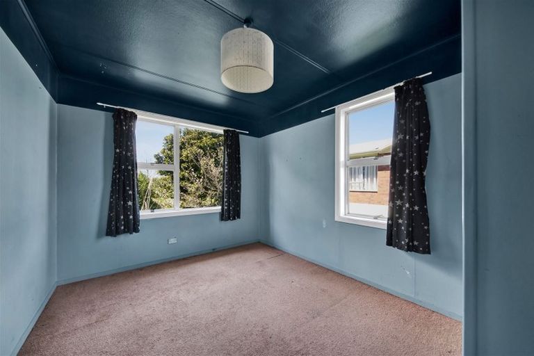 Photo of property in 28 Camellia Avenue, Bell Block, New Plymouth, 4312
