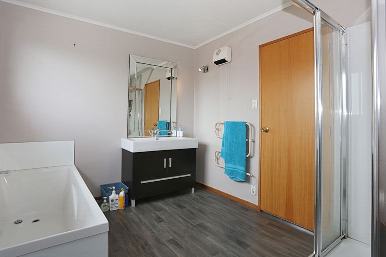 Photo of property in 109 Great North Road, Winton, 9720