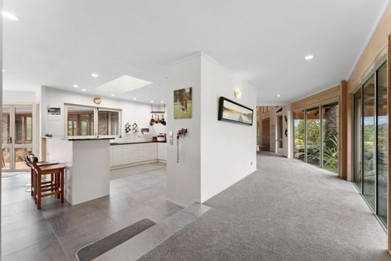 Photo of property in 40 Foster Road, Kumeu, 0891