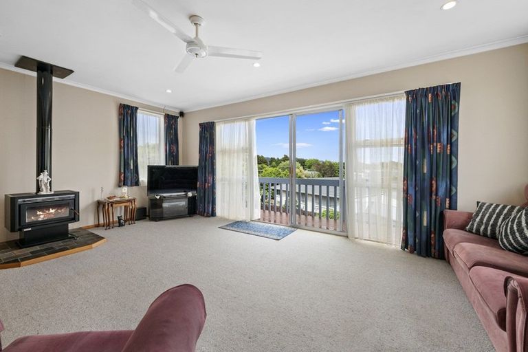 Photo of property in 19 Haylock Grove, Totara Park, Upper Hutt, 5018