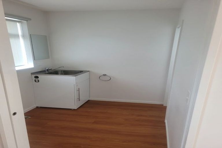 Photo of property in 1/223 Main North Road, Redwood, Christchurch, 8051