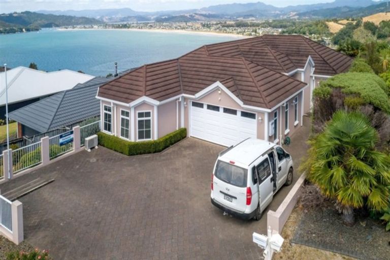 Photo of property in 186 Centennial Drive, Whitianga, 3510