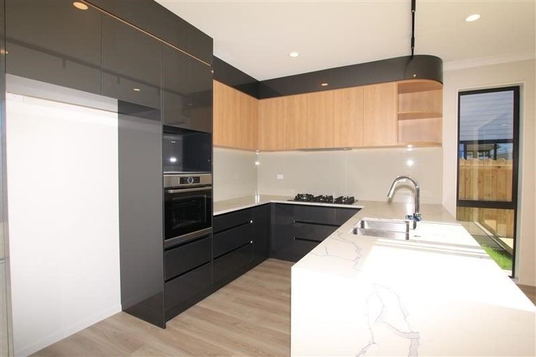 Photo of property in 22 Riroriro Road, Hobsonville, Auckland, 0616