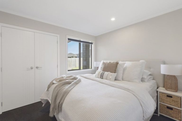 Photo of property in 22 Helen June Avenue, Flagstaff, Hamilton, 3210