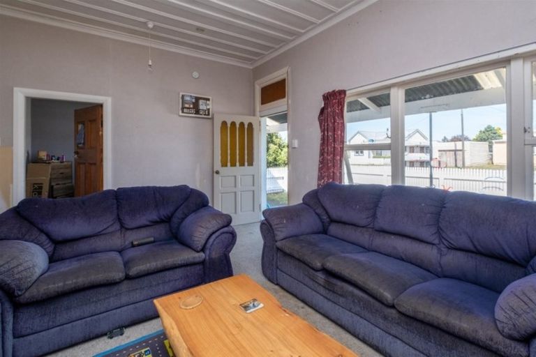 Photo of property in 6 Julian Street, Eltham, 4322