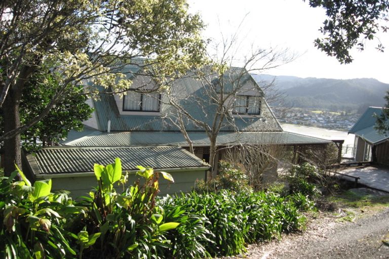 Photo of property in 18 Motuhoa Road, Tairua, 3508