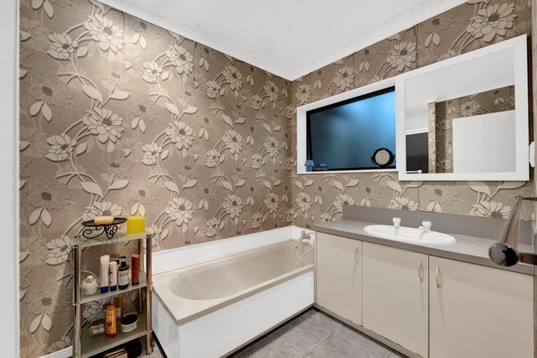 Photo of property in 10 Clawton Street, Westown, New Plymouth, 4310