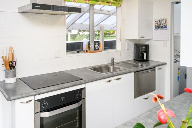 Photo of property in 38 Newton Place, Westbrook, Palmerston North, 4412