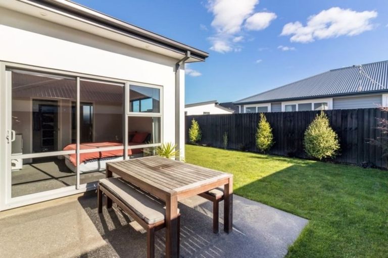 Photo of property in 37 William Nicholls Drive, Belfast, Christchurch, 8051
