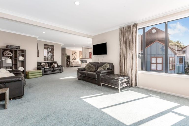 Photo of property in 295 Main Road, Tawa, Wellington, 5028