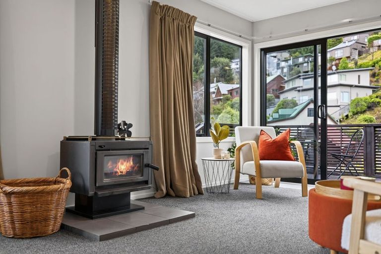 Photo of property in 6a Watts Road, Fernhill, Queenstown, 9300