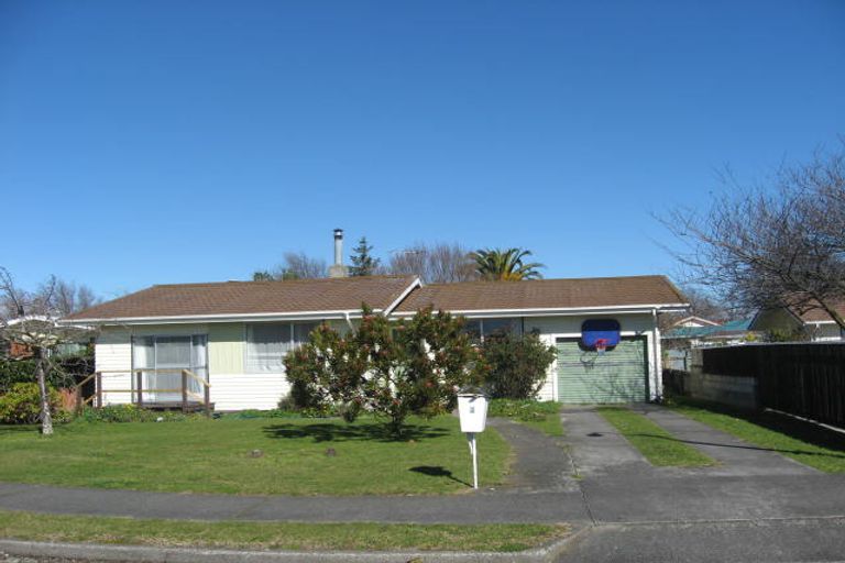 Photo of property in 2 Hornsby Street, Carterton, 5713