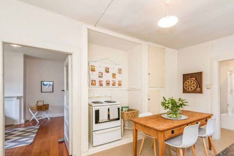 Photo of property in 1-2/6a Pohutukawa Street, Woburn, Lower Hutt, 5010