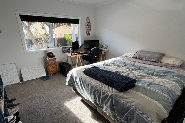 Photo of property in 49b The Esplanade, Eastern Beach, Auckland, 2012