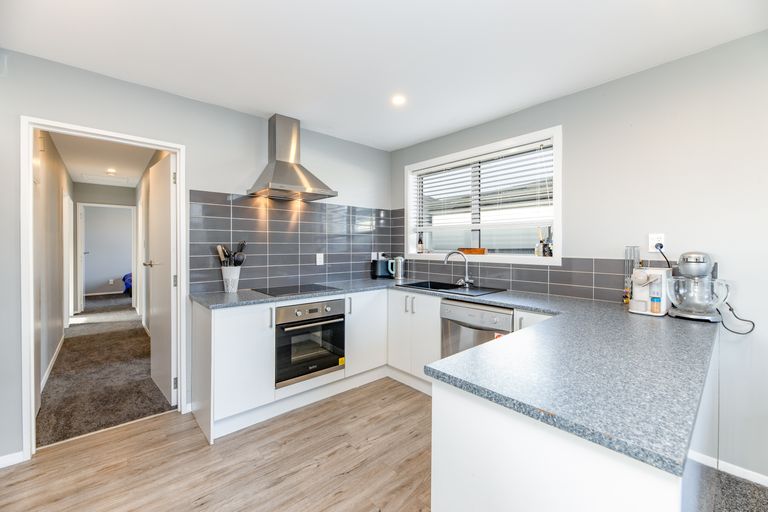 Photo of property in 2/19 Rookwood Avenue, New Brighton, Christchurch, 8083