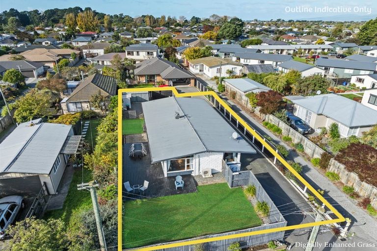 Photo of property in 181 Palmers Road, New Brighton, Christchurch, 8083