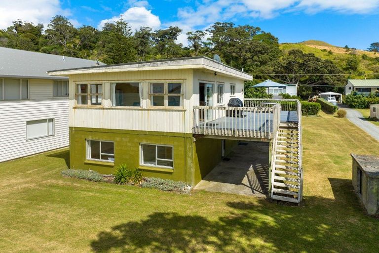 Photo of property in 233 Oakura Road, Oakura, Hikurangi, 0184