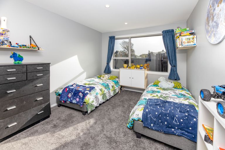 Photo of property in 2/19 Rookwood Avenue, New Brighton, Christchurch, 8083