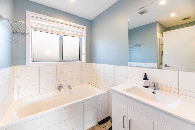 Photo of property in 2/19 Rookwood Avenue, New Brighton, Christchurch, 8083