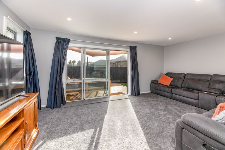 Photo of property in 2/19 Rookwood Avenue, New Brighton, Christchurch, 8083