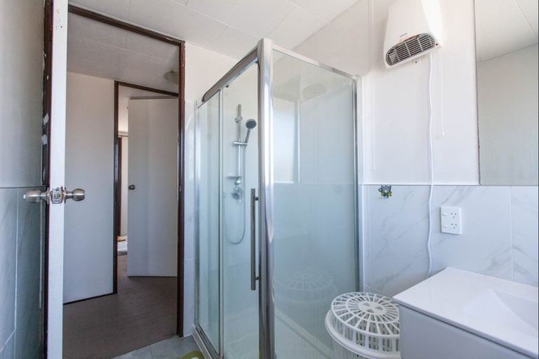 Photo of property in 5 Starforth Place, Henderson, Auckland, 0612