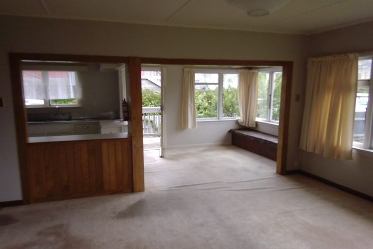 Photo of property in 6 Whiteley Street, Moturoa, New Plymouth, 4310