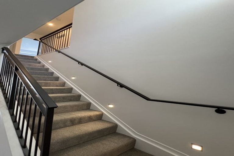 Photo of property in 98 Matairangi Avenue, Totara Heights, Auckland, 2105