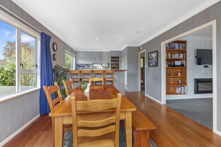 Photo of property in 21 Saint Johns Terrace, Tawa, Wellington, 5028