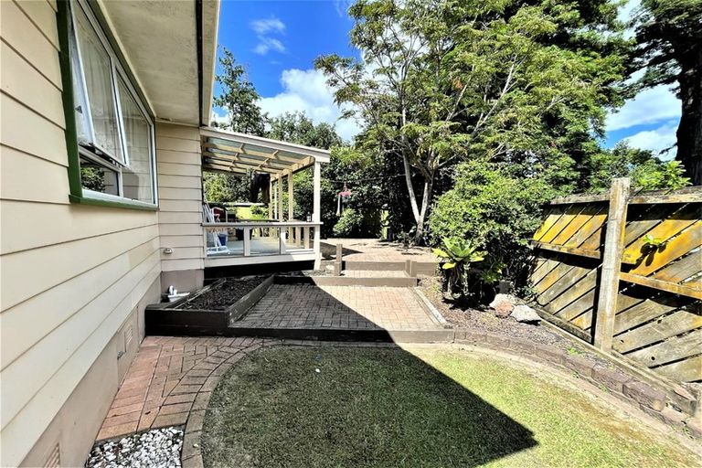 Photo of property in 69 Chilcott Road, Henderson, Auckland, 0612