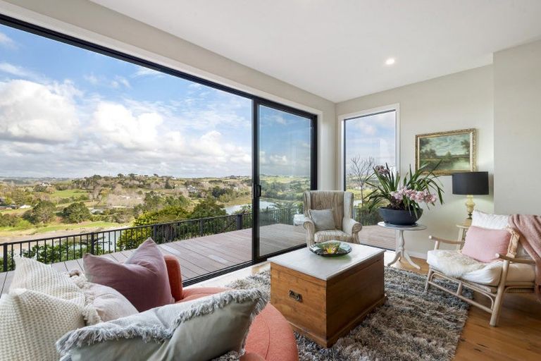 Photo of property in 25a Pohutukawa Avenue, Shelly Park, Auckland, 2014
