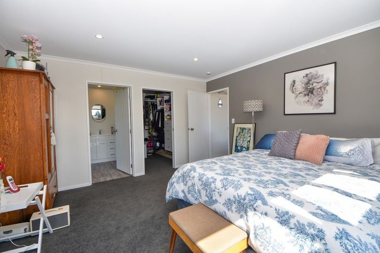 Photo of property in 8 Madison Street, Carterton, 5713