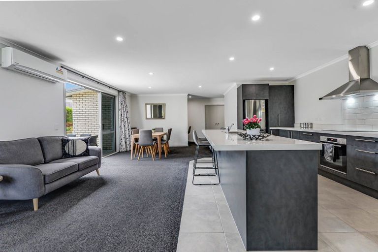 Photo of property in 7 Whanau Avenue, Baverstock, Hamilton, 3200