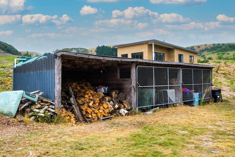 Photo of property in 880 Harington Point Road, Harington Point, Dunedin, 9077