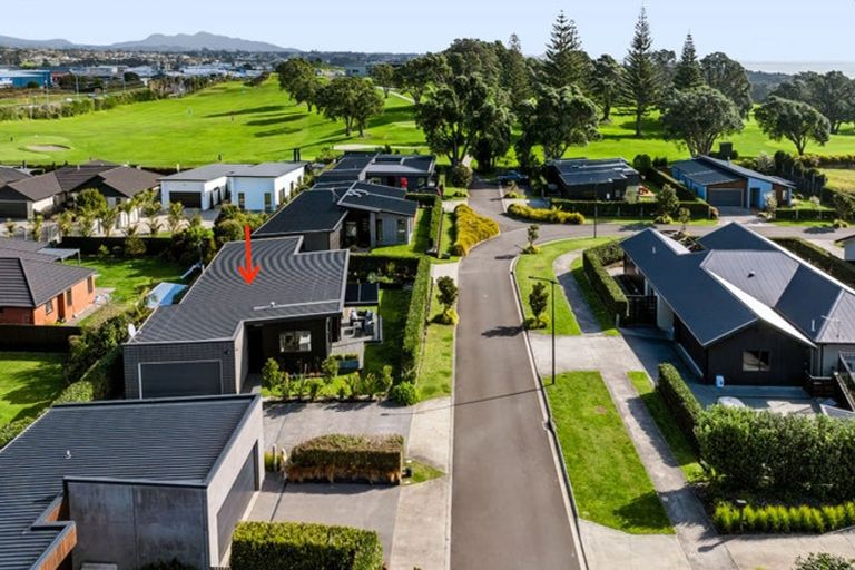 Photo of property in 5 Kotare Drive, Waiwhakaiho, New Plymouth, 4312