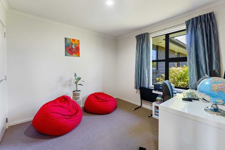 Photo of property in 9 Angus Way, Nikau Valley, Paraparaumu, 5032