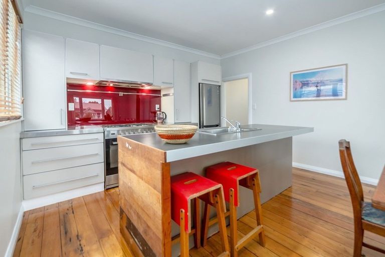 Photo of property in 1 Hayward Street, Featherston, 5710