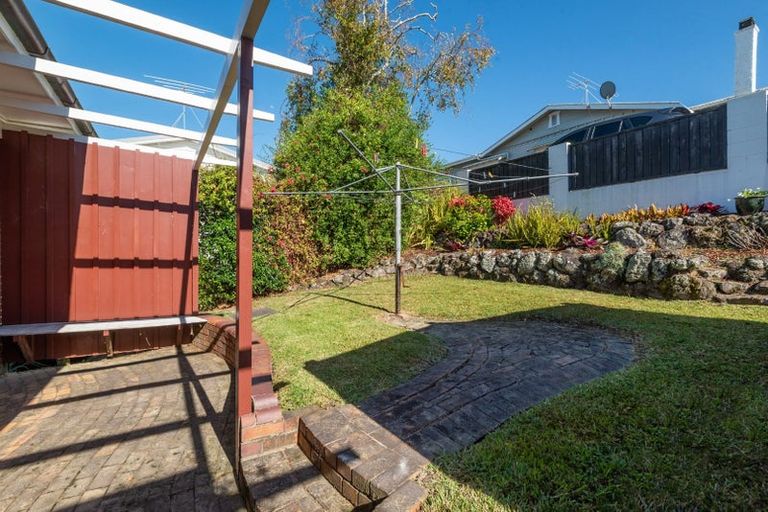 Photo of property in 1/15 Birkley Road, Bayswater, Auckland, 0622