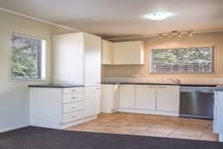 Photo of property in 323 Pakuranga Road, Pakuranga Heights, Auckland, 2010