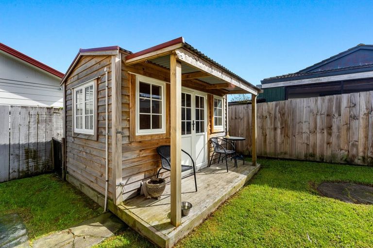 Photo of property in 2/10 Silver Road, Weymouth, Auckland, 2103