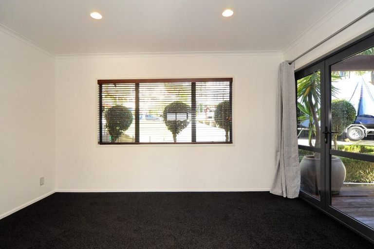 Photo of property in 7 Glenreagh Place, Torbay, Auckland, 0630