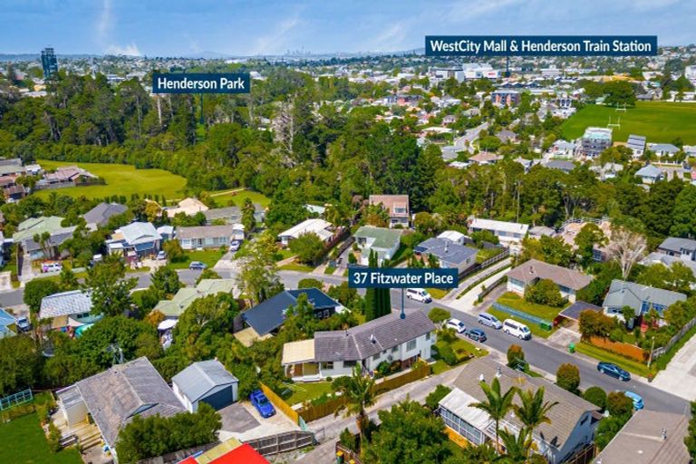 Photo of property in 37 Fitzwater Place, Henderson, Auckland, 0612